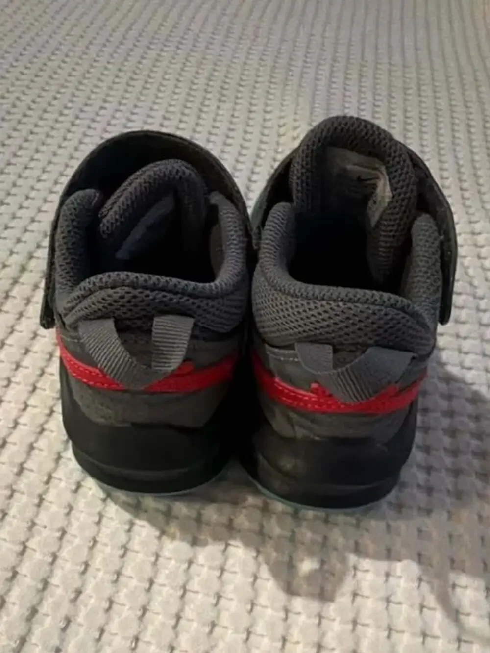 Nike Team Hustle D10 Size 12C Grey Teal Siren Red